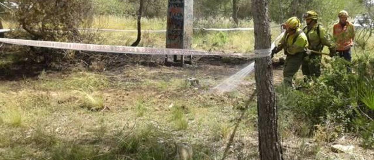 La caída de un cable de alta tensión provoca un conato de incendio en la Vallesa