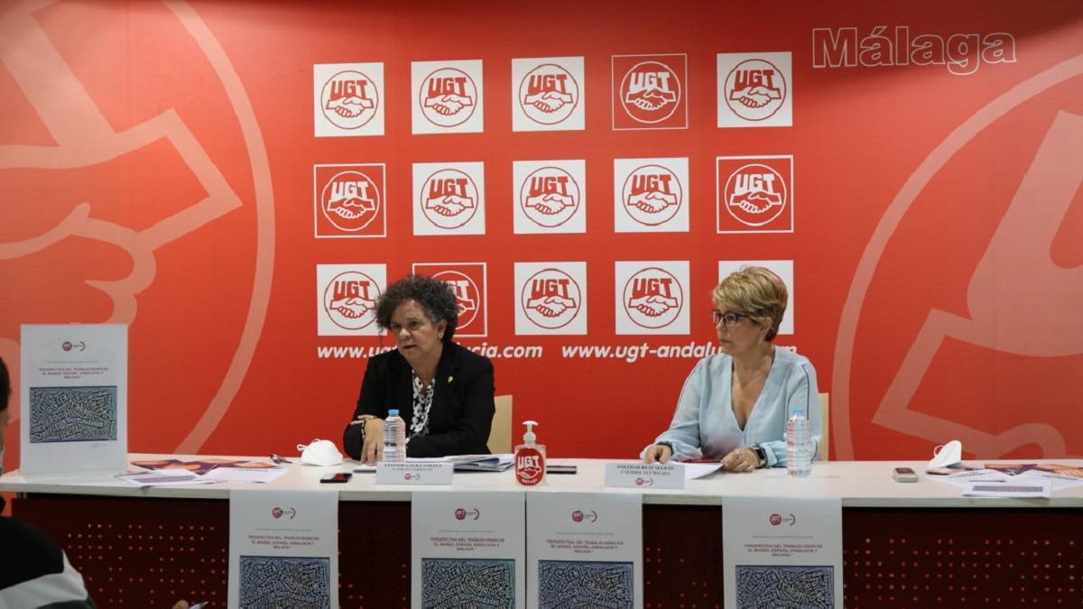 Soledad Ruiz y Leonor Gálvez, en la sede de UGT en Málaga