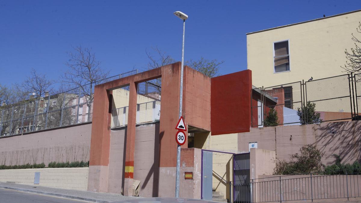 Façana de l&#039;escola Font de la Pólvora del Sector Est de Girona, en una imatge d&#039;arxiu.