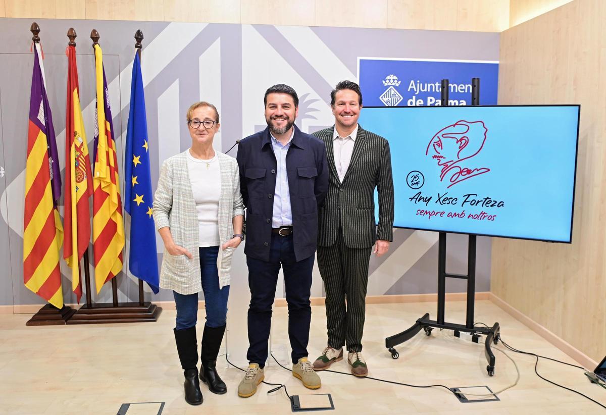 Catalina Forteza, Javier Bonet y Rafael Brunet en la presentación del Any Xesc Forteza