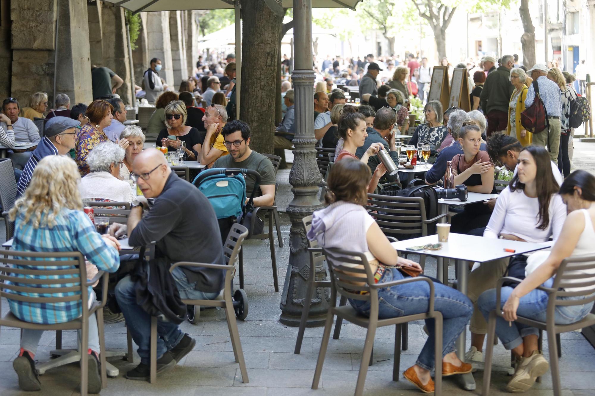 Girona es torna a omplir de color i riuades de gent en el retorn a la normalitat de Temps de Flors