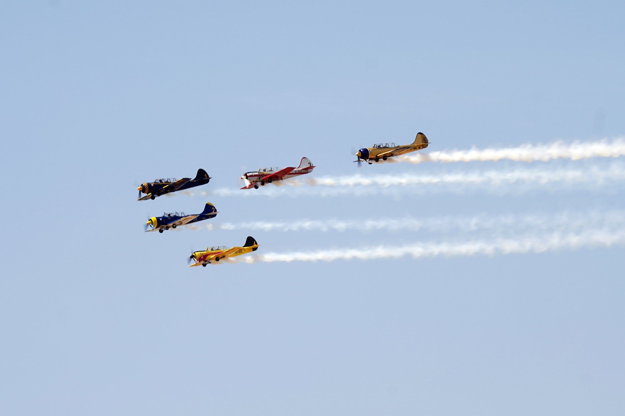 La octava edición del 'Air Show', festival aéreo de Torre del Mar, en imágenes