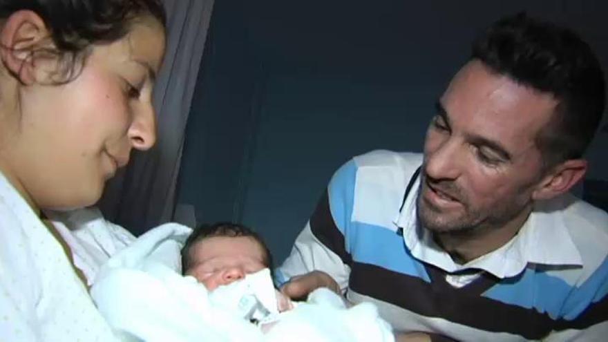 Una embarazada de Sevilla no llega a tiempo al hospital y da a luz en el coche