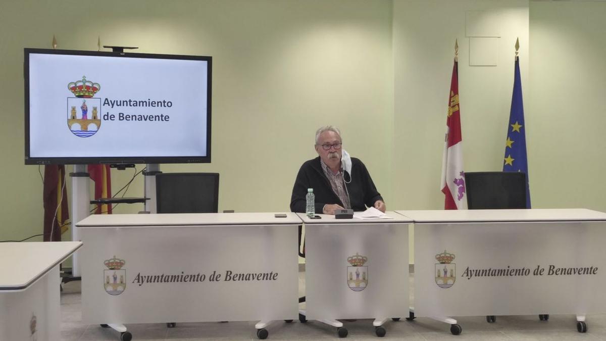 El concejal de Turismo y Personal, José Mariño, ayer en su comparecencia.