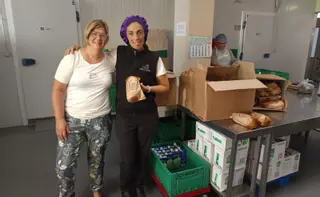 La Asociación de Festejos del Carbayu dona 150 bollos a la Cocina Económica