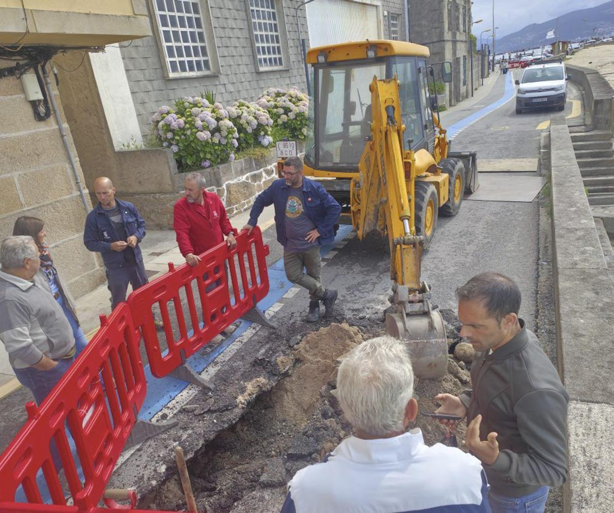 Zanja que se abrió tras el hundimiento del verano. | GONZALO NÚÑEZ