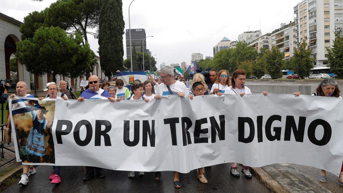 Manifestación para exigir &quot;un tren digno&quot; para Extremadura