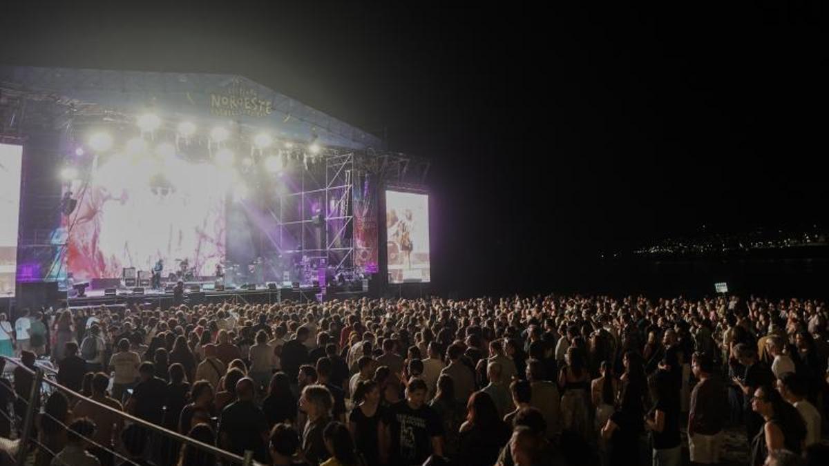 Conciertos del Festival Noroeste Estrella Galicia en la playa de Riazor.