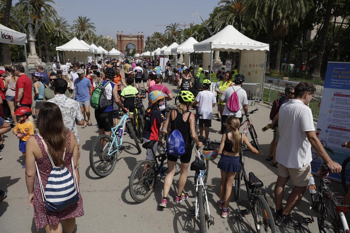 La fiesta de la bicicleta regresa a las calles de Barcelona con la Bicicletada.