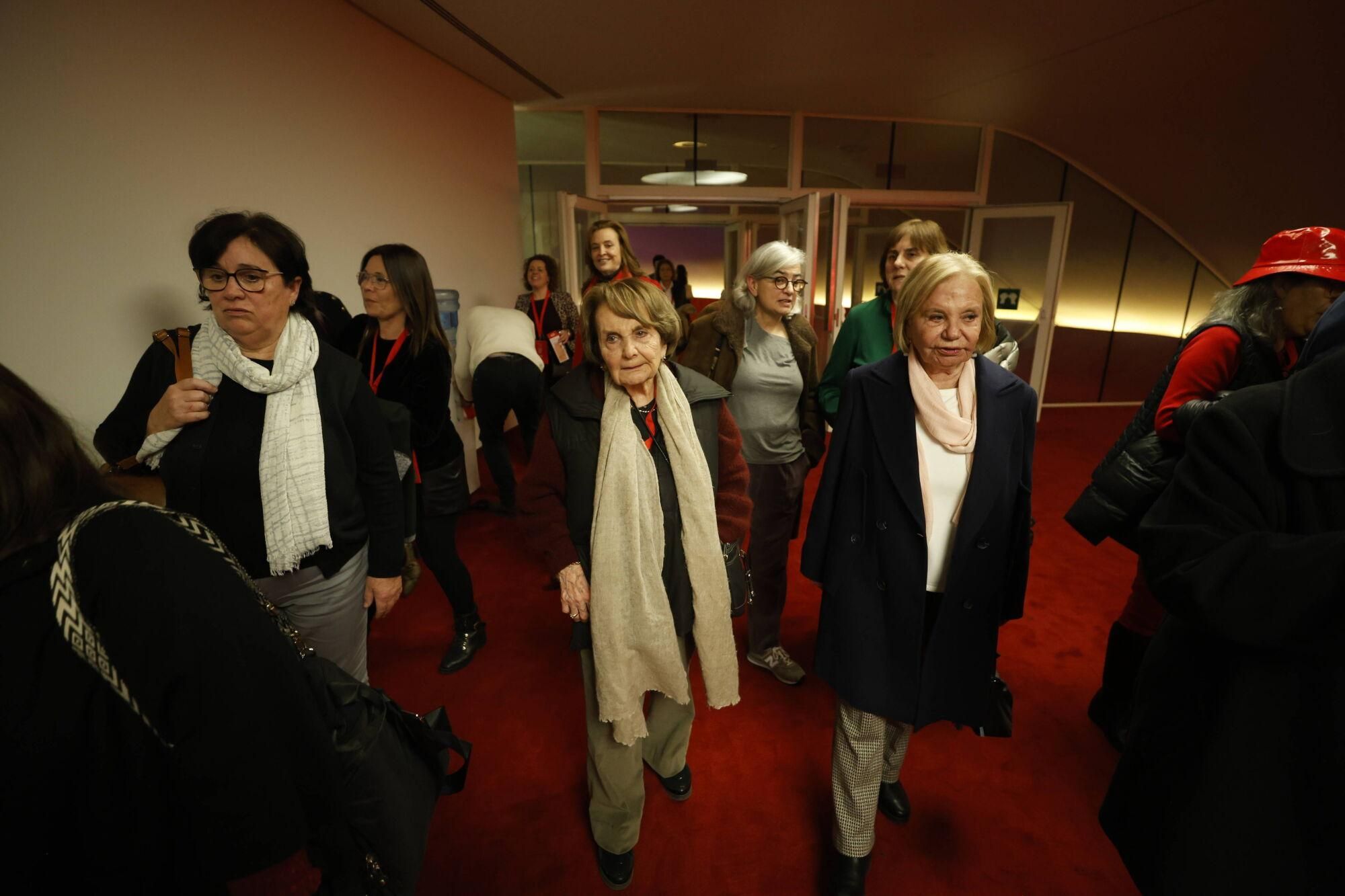 EN IMÁGENES: Pedro Sánchez y Adrián Barbón abren el congreso del PSOE asturiano