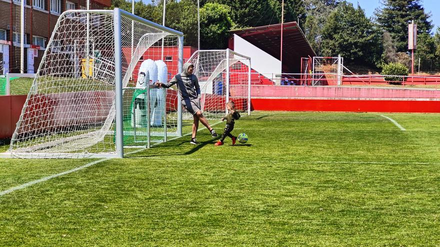 Djuka golea con Tadej en Mareo: &quot;Es el futuro del Sporting&quot;