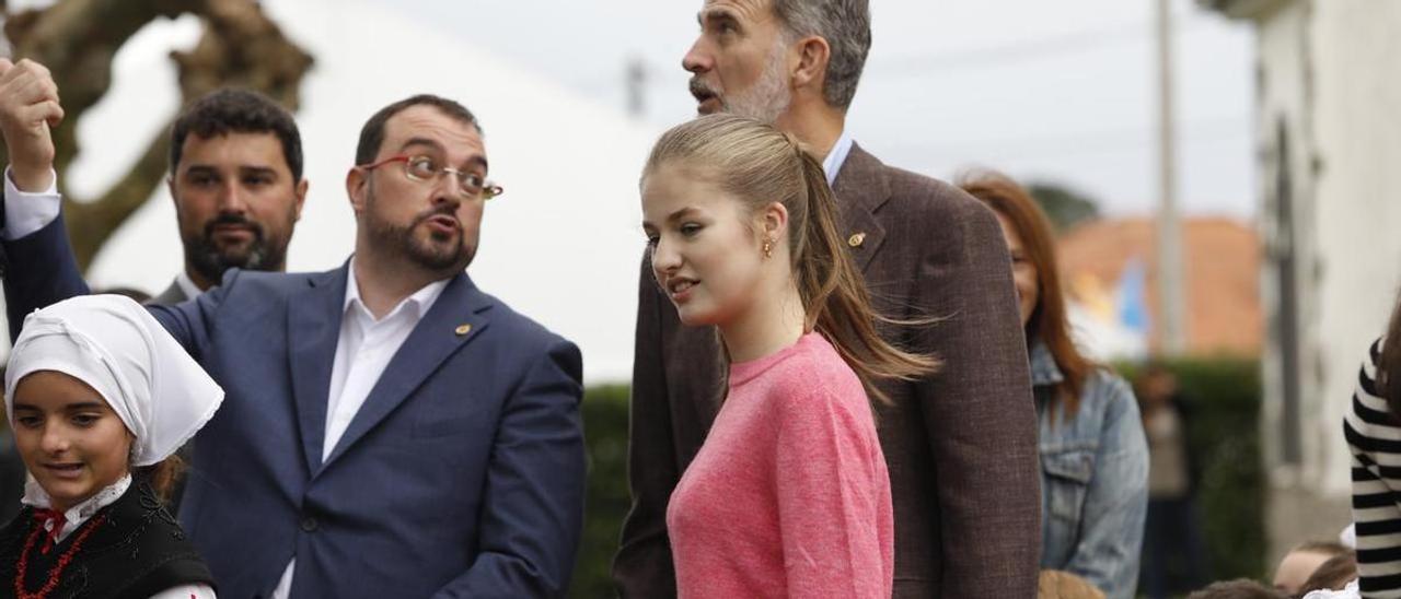 La Familia Real visita Cadavedo para hacer entrega del premio al Pueblo Ejemplar.