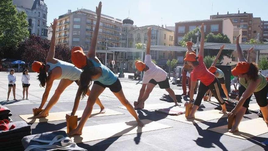 Integrantes de la actividad, ayer en La Marina.