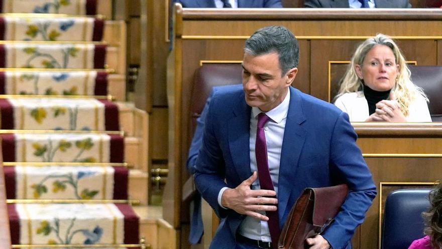 El núcleo duro de Sánchez le &quot;empuja&quot; a continuar en el Gobierno pese al &quot;acoso&quot; a su esposa