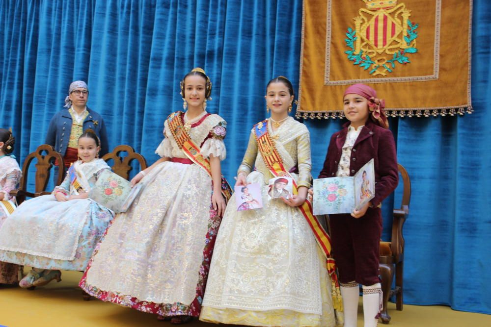 Estreno histórico de los niños falleros en el intercambio infantil