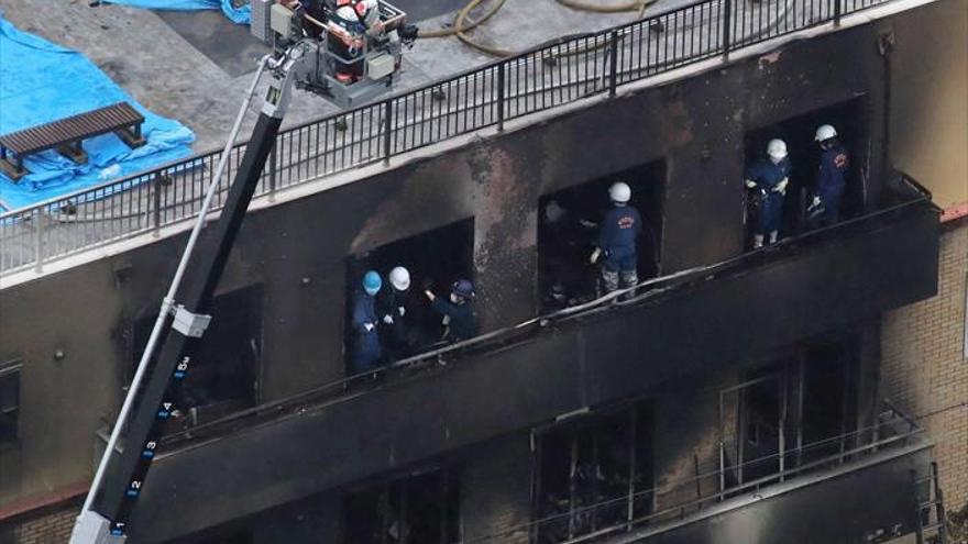Un incendio en unos estudios causa al menos 33 muertos en Kioto