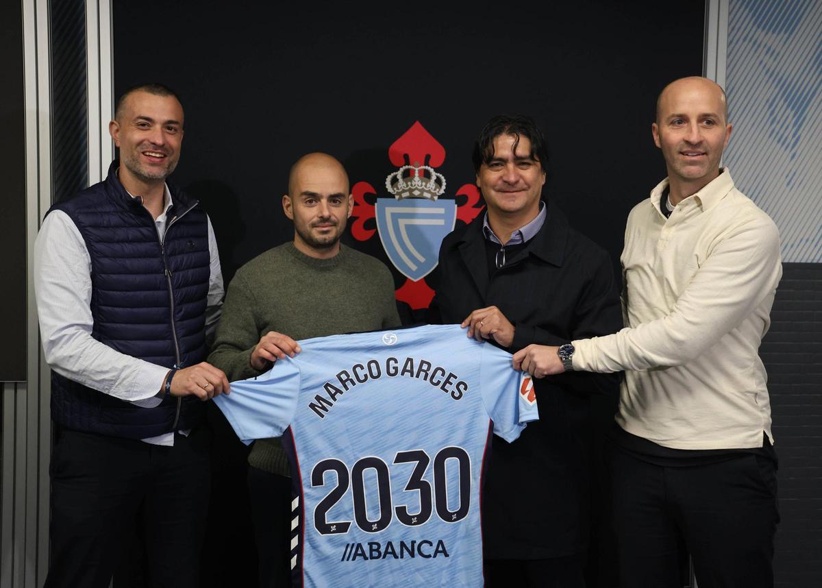 Garcés, junto a sus principales colaboradores en el Celta.