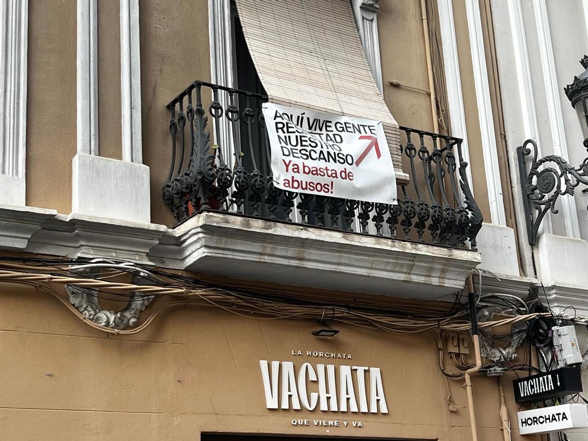 Los vecinos consideran insuficientes las medidas de la ZAS de Russafa