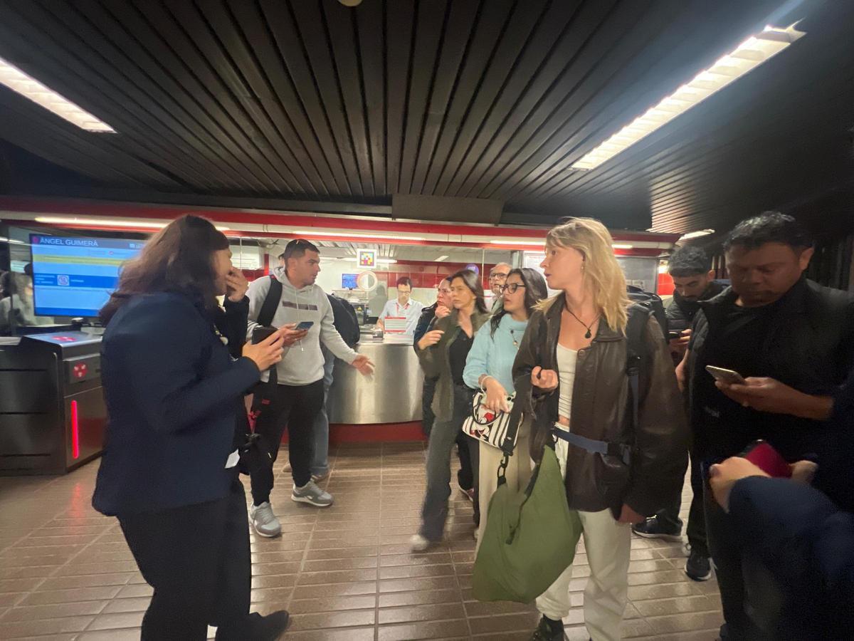 Una de las estaciones de Metrovalencia afectadas durante la mañana de este jueves.