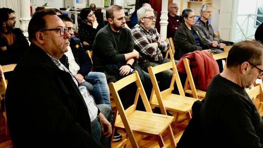 Participantes na mesa redonda sobre o galego no Museo Municipal de Lalín. | Bernabé