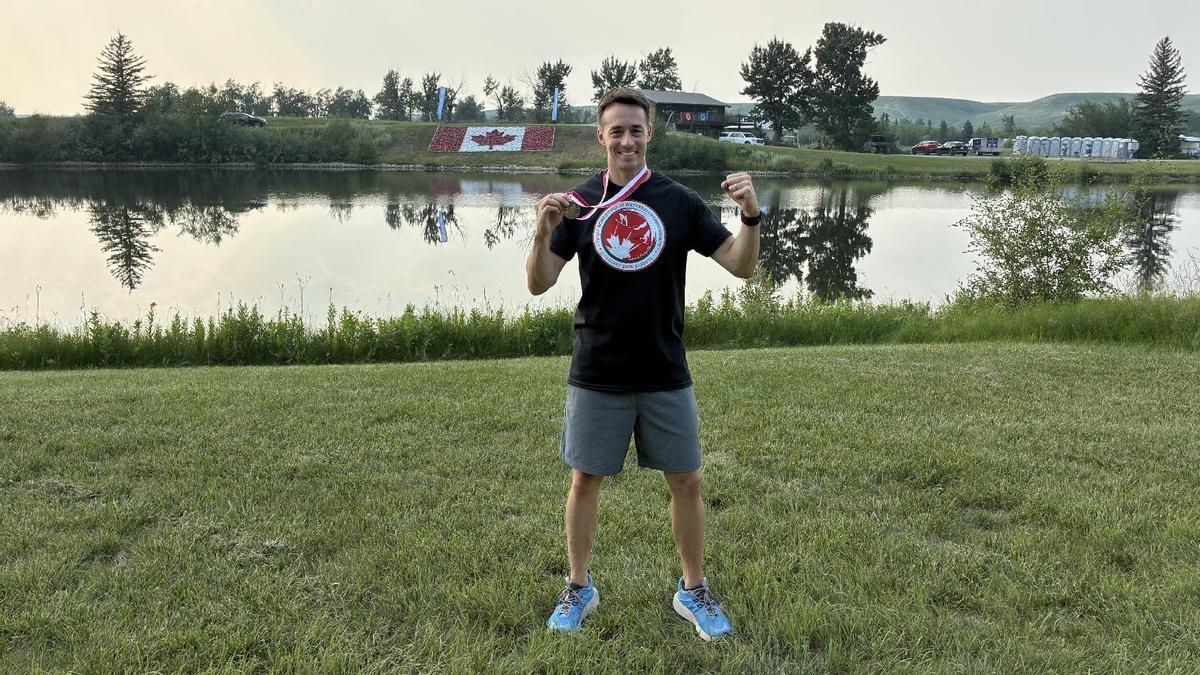 Jordi Ballús, amb la medalla de bronze al Predator Bay Waterski Club