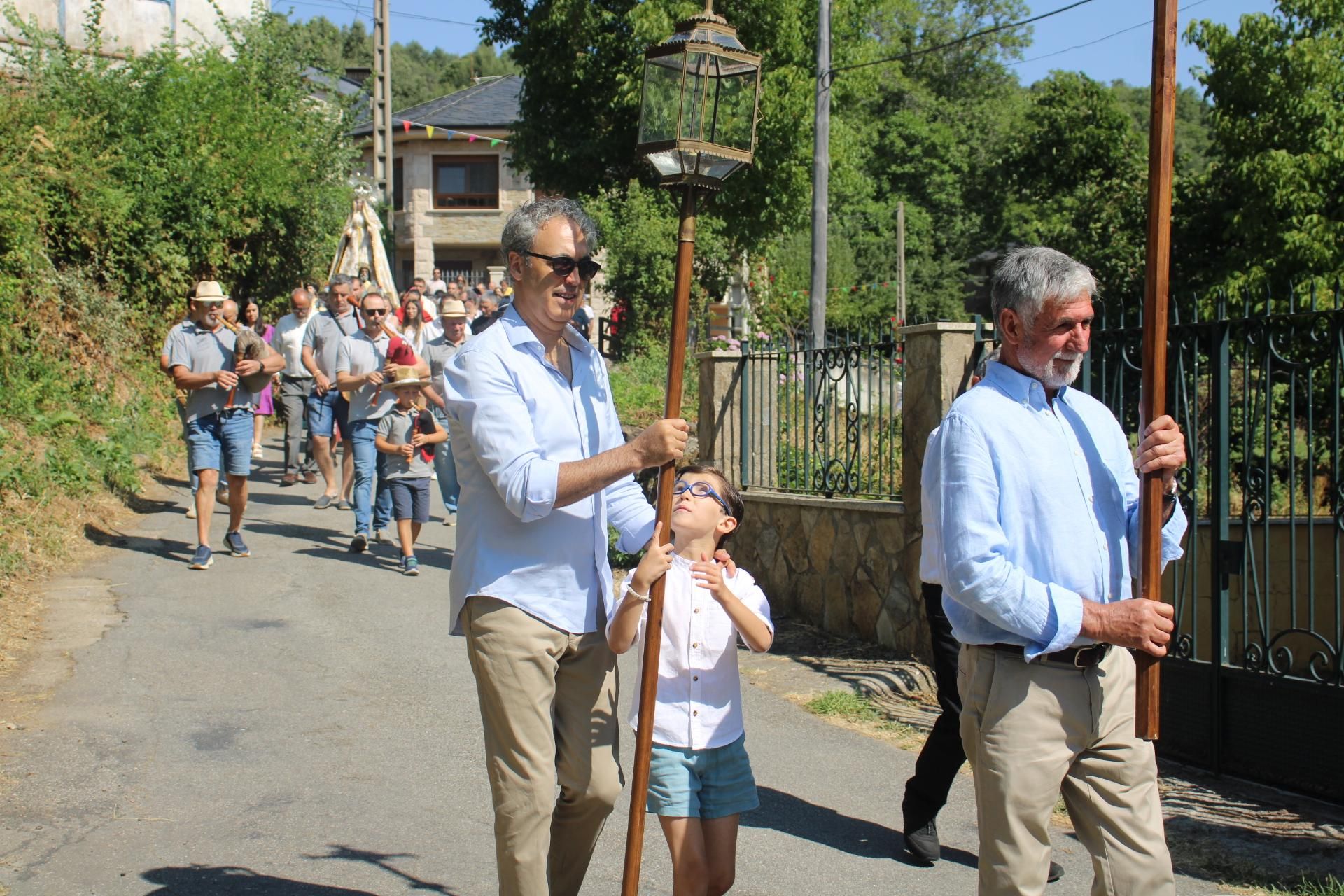 GALERÍA | La Virgen del Piorno sale de la ermita de San Martín de Terroso