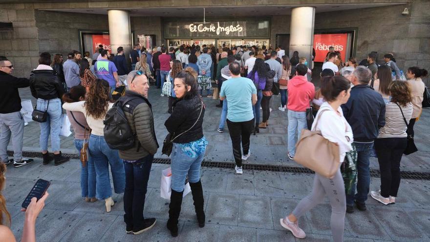 Luz verde a la reparación de la plaza de El Corte Inglés en Santa Cruz de Tenerife por humedades filtradas en el 'parking'