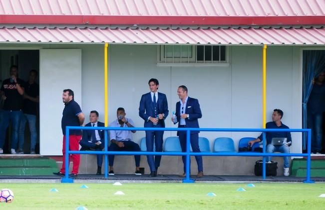 Entrenamiento de la UD Las Palmas en Barranco ...