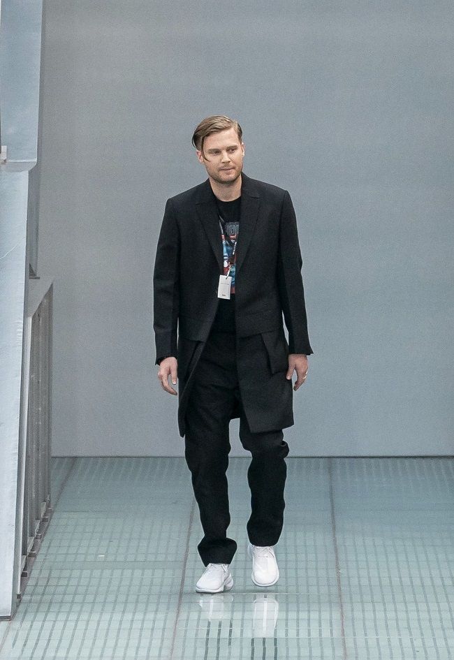 El diseñador Matthew M. Williams en el desfile de primavera-verano 2020 de la firma 1017 ALYX 9SM