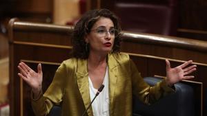 La ministra de Hacienda, María Jesús Montero, en el Congreso de los Diputados.