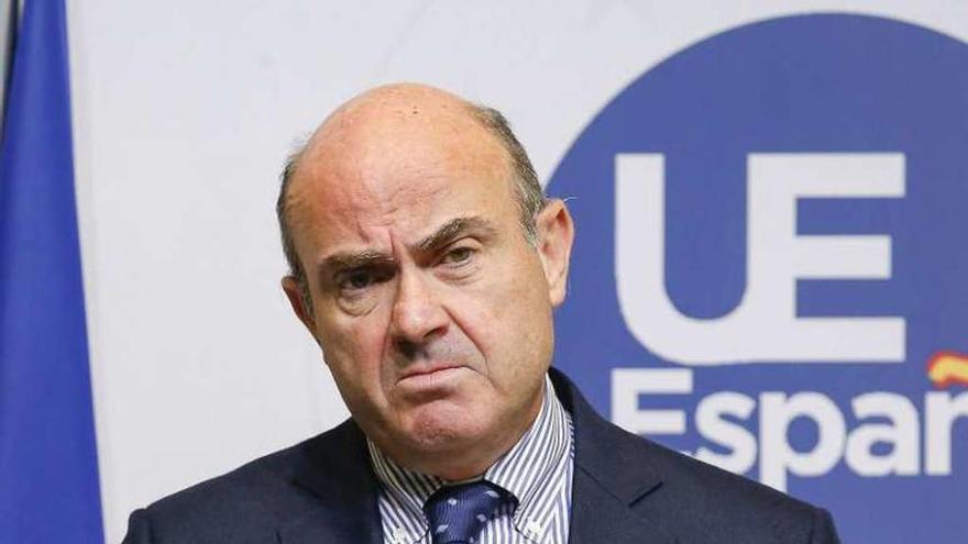 De Guindos, tras la reunión de los ministros del ramo de la UE. // Efe