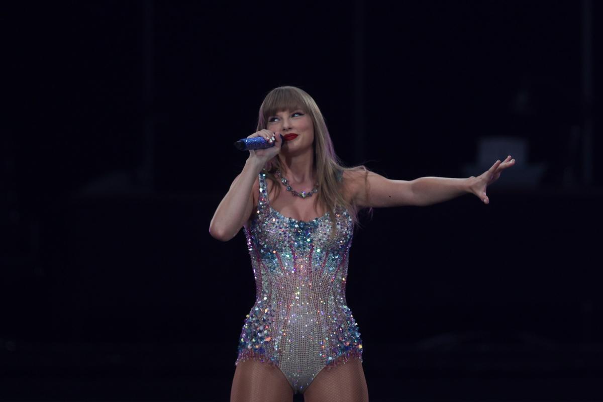 La cantante Taylor Swift durante la primera de sus dos actuaciones en el Estadio Santiago Bernabéu