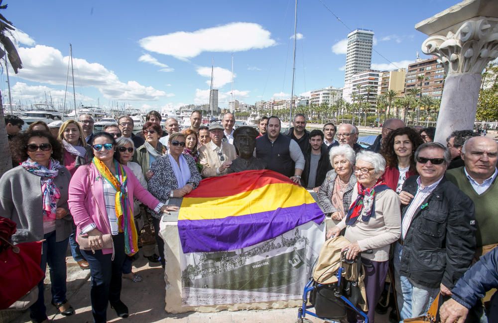 Homenaje al capitán del buque Stanbrook que permitió en 1939 salir de Alicante a miles de republicanos