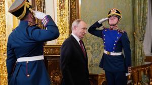 Zelenski es mostra disposat a negociar amb Putin si abans atura la guerra