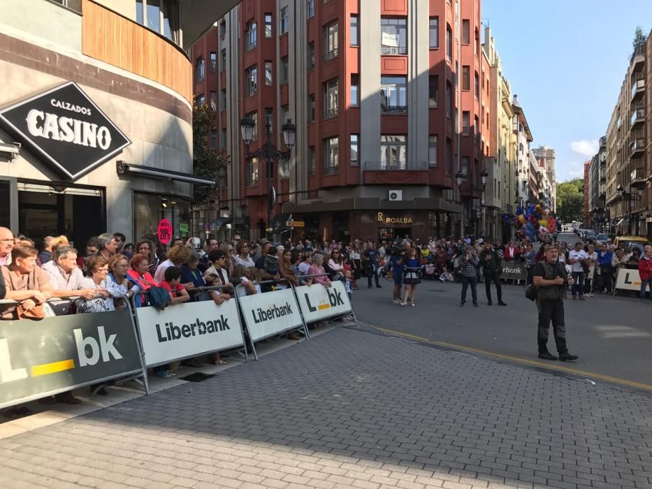 Oviedo celebra el desfile del Día de América en Asturias