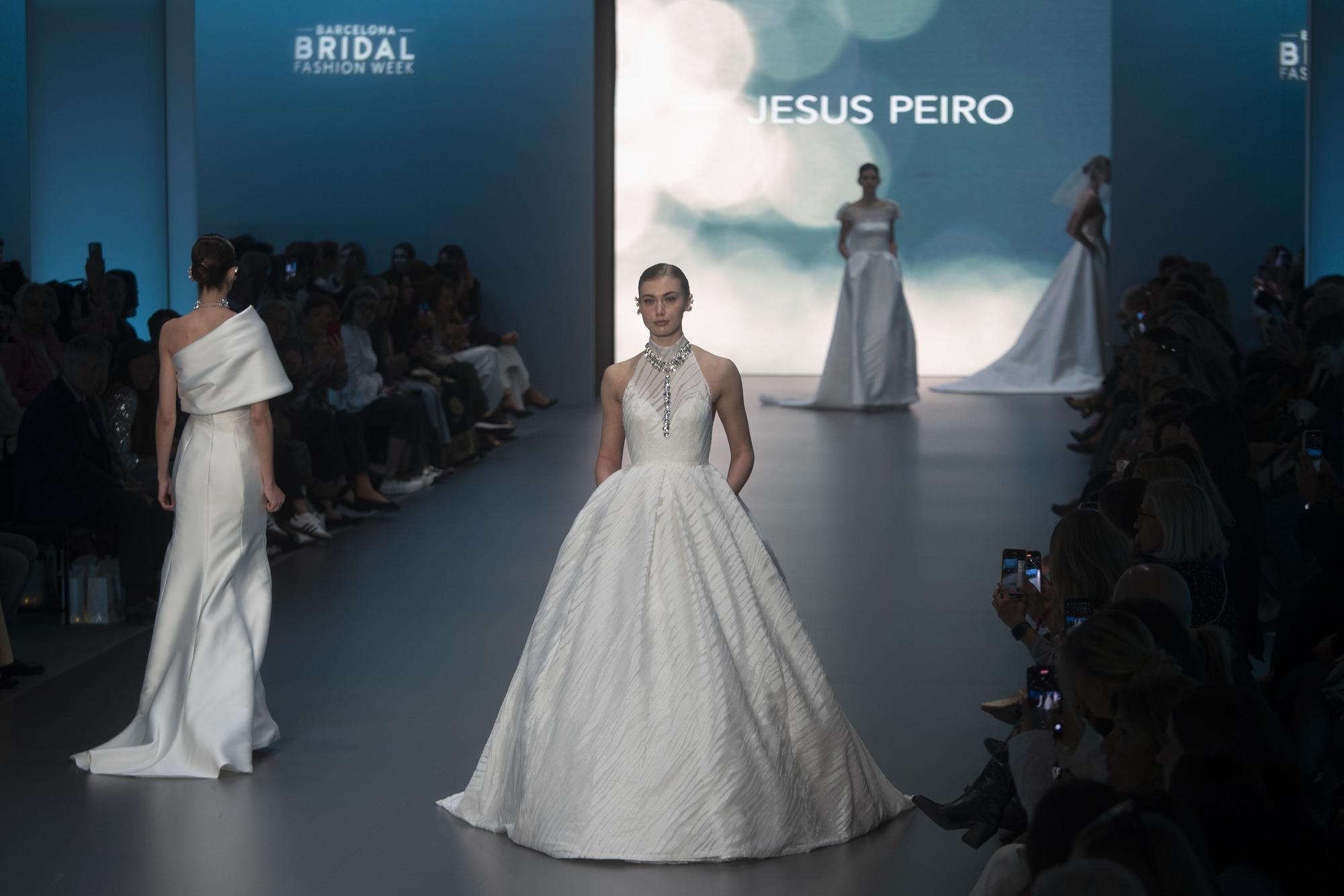 Desfile de Jesús Peiró en la Barcelona Bridal Fashion Week 2024