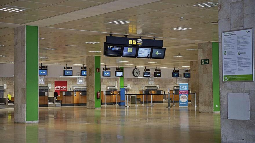 La terminal de l&#039;aeroport de Girona presentava aquest estiu un aspecte trist.