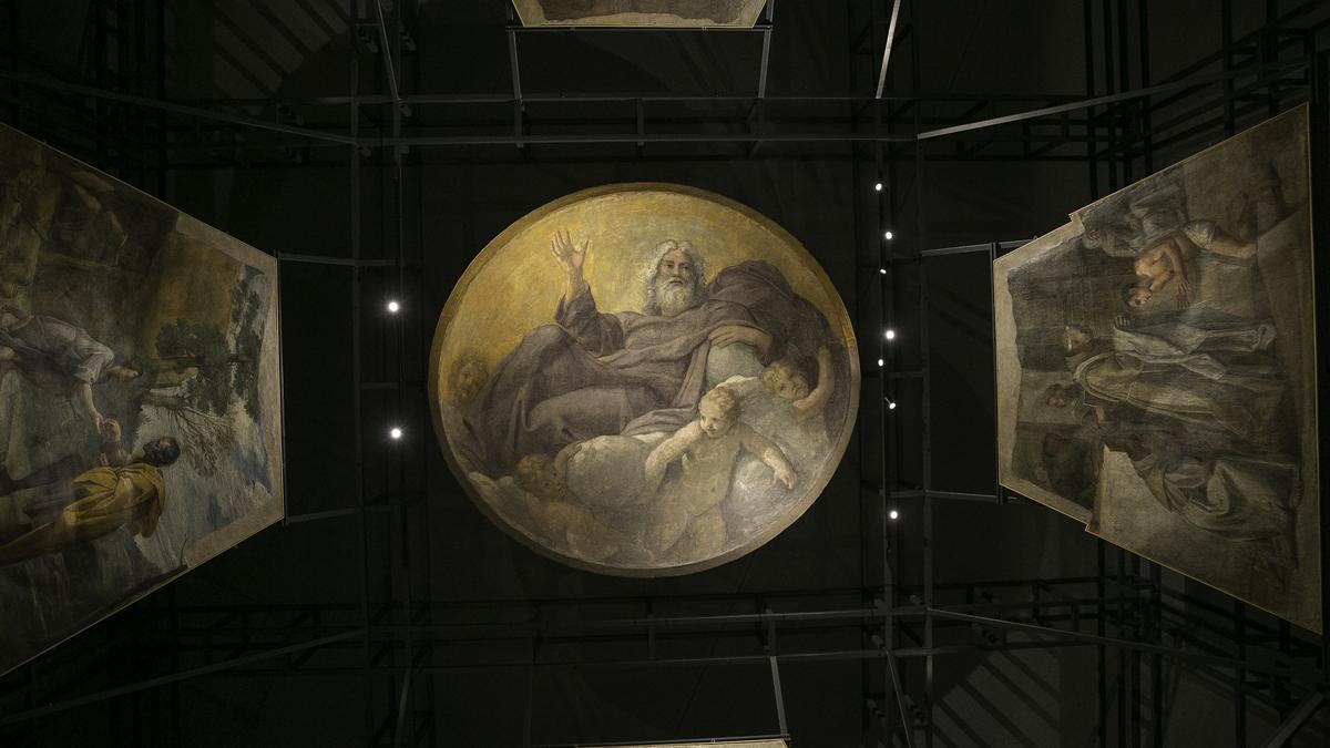 Algunos de los frescos de Carracci en la exposición del MNAC.