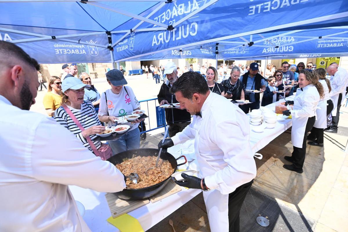 Albacete llega a Alicante con una jornada de folklore y gastronomía Albacete llega a Alicante con una jornada de folklore y gastronomía