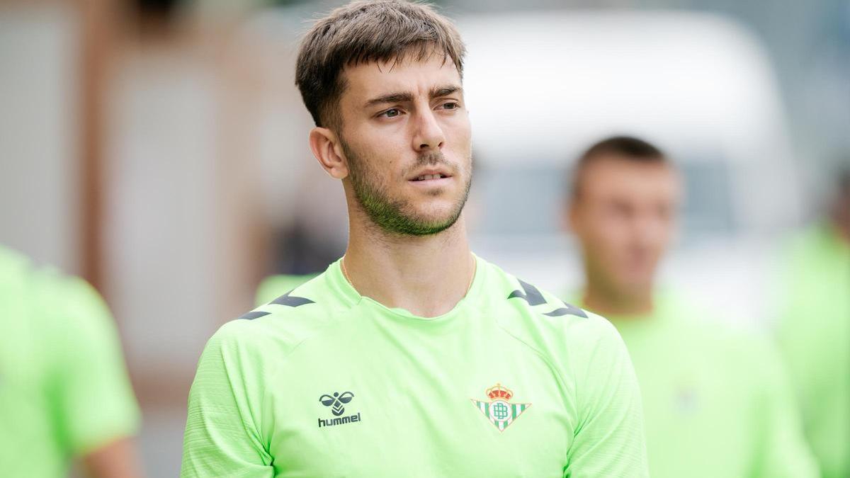 Iker Losada durante un entrenamiento del Real Betis en el stage de pretemporada en Austri