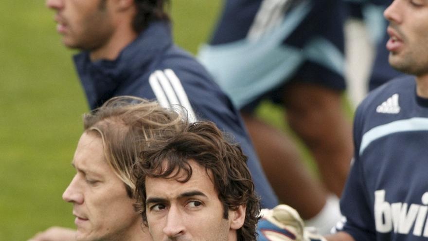 El jugador del Real Madrid  Raúl González durante un entrenamiento en la ciudad deportiva.