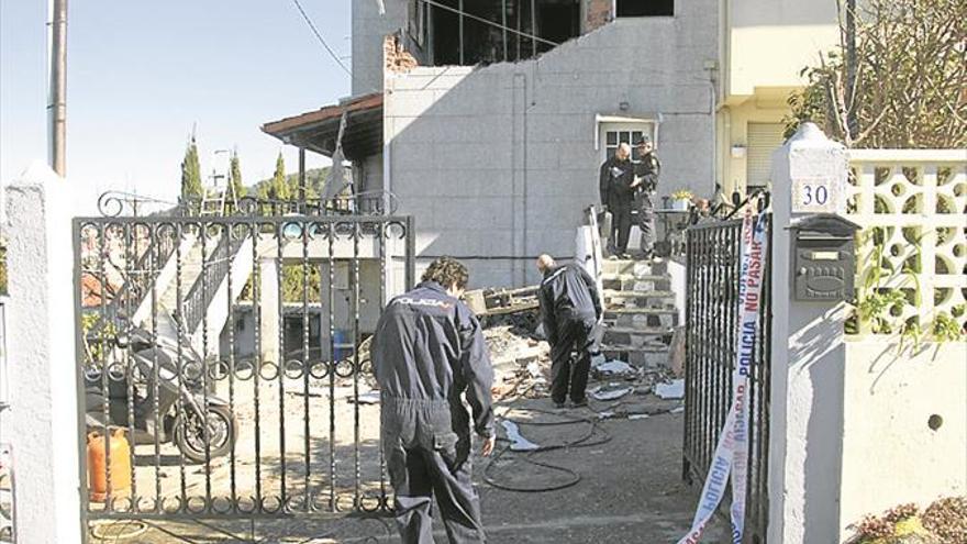 Un varón vuela la casa y mata a su pareja en Galicia