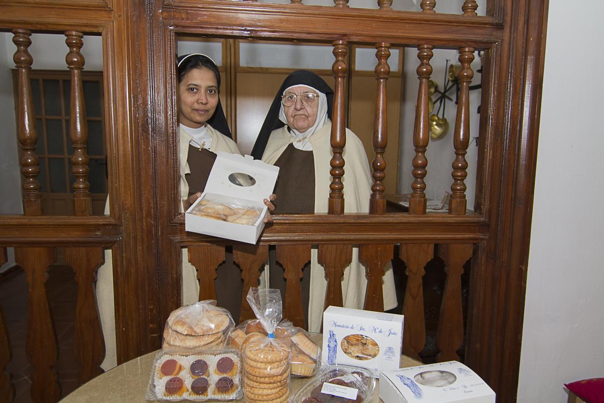 Imagen de monjas de clausura con dulces.