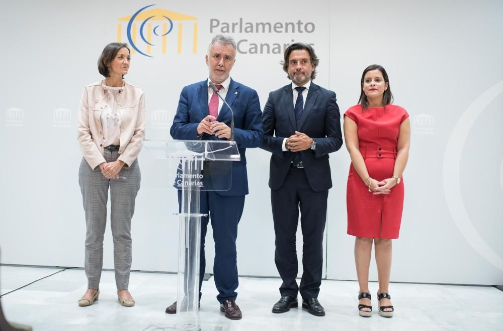 Visita de Reyes Maroto al Parlamento de Canarias