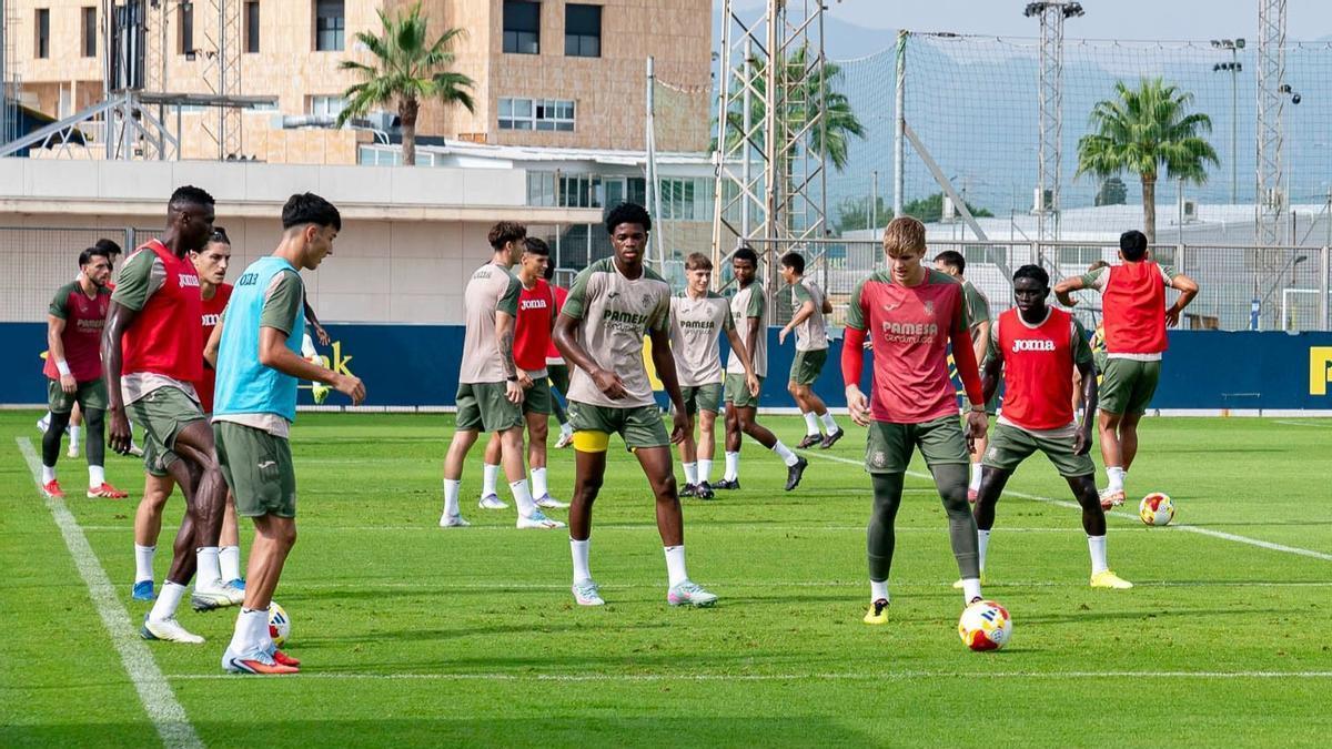 El Villarreal B ultima los detalles para el partido del domingo contra el Zamora en el Mini.
