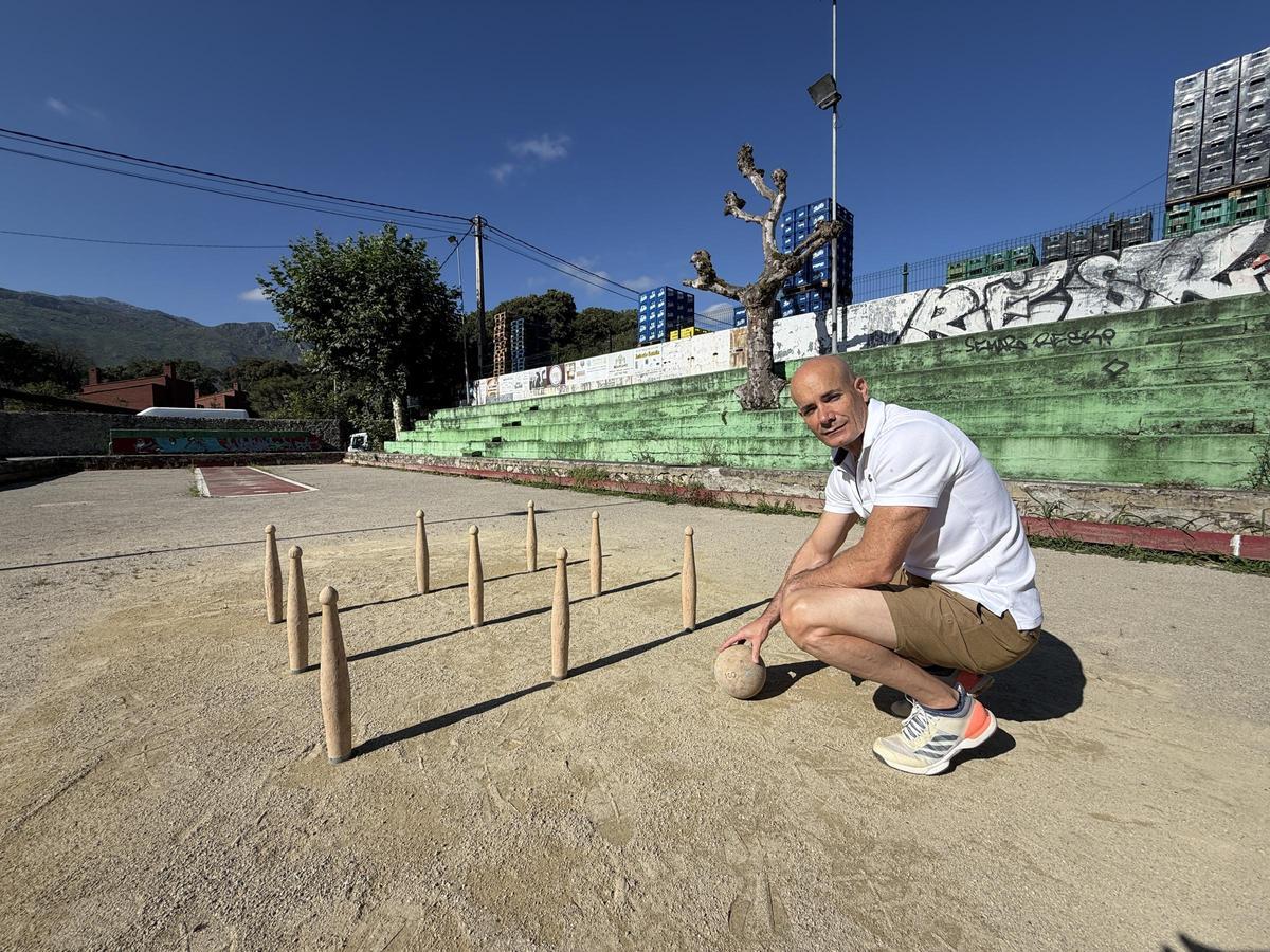 Rodrigo Núñez Buj en la bolera de Pancar (Llanes).