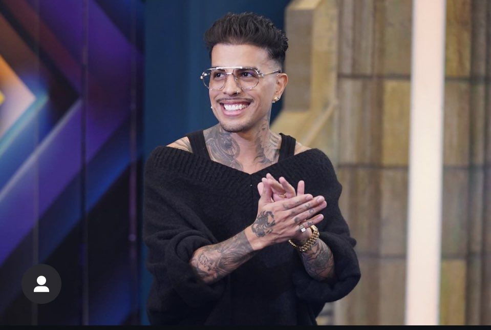 El cambio de look de Rauw Alejandro