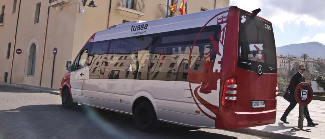 El autobús urbano de Alcoy logra 1.572.000 usuarios en 2017 y vuelve a niveles de antes de la crisis