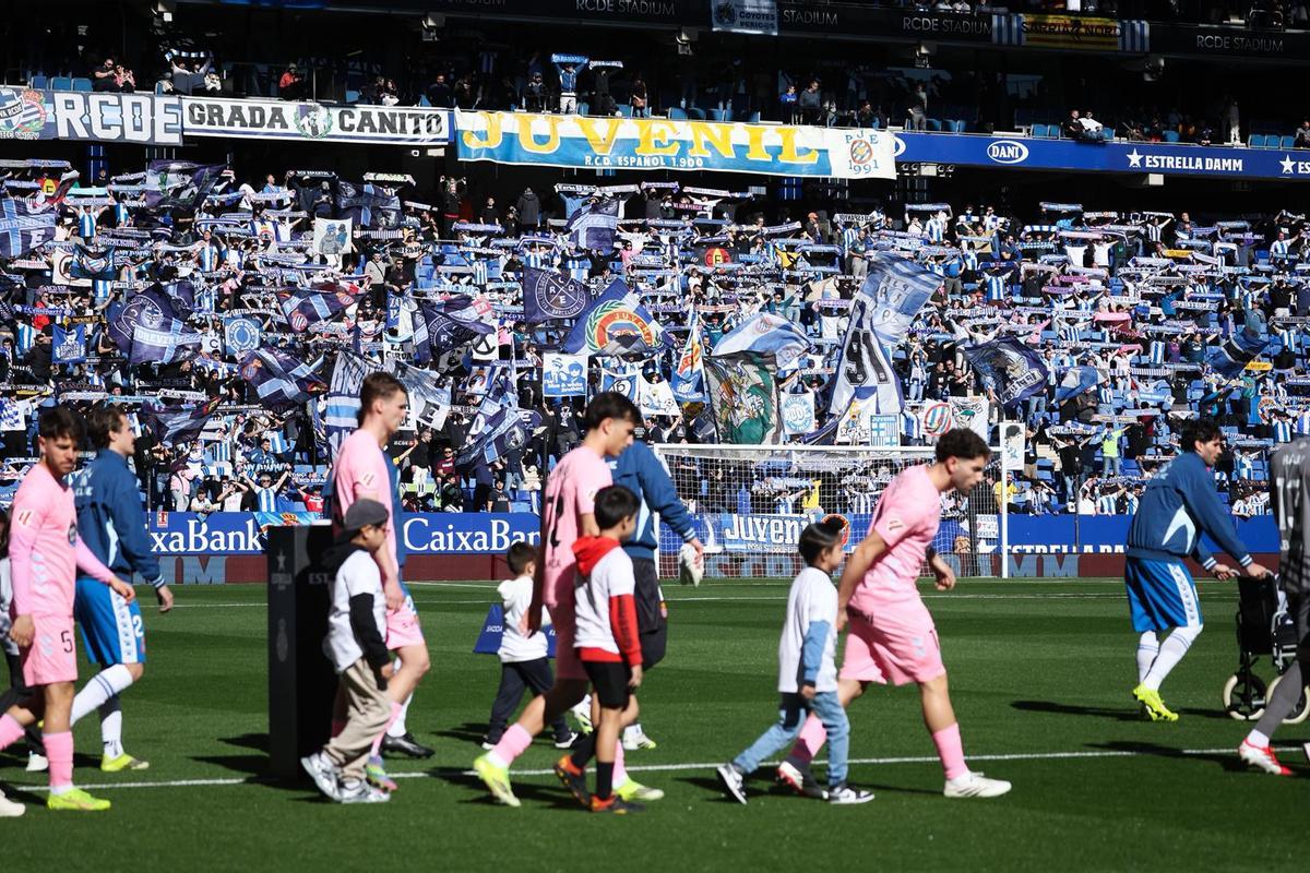 Gran entrada en el RCDE Stadium para el Espanyol - Celta