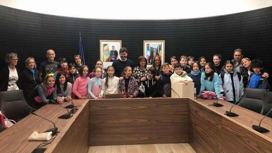 Recepción a los niños lalinenses en Andorra y excursión cruceña a Madrid
